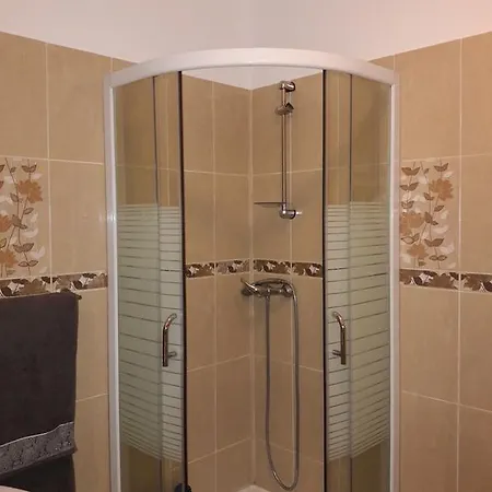Apartament Emi Apartment *